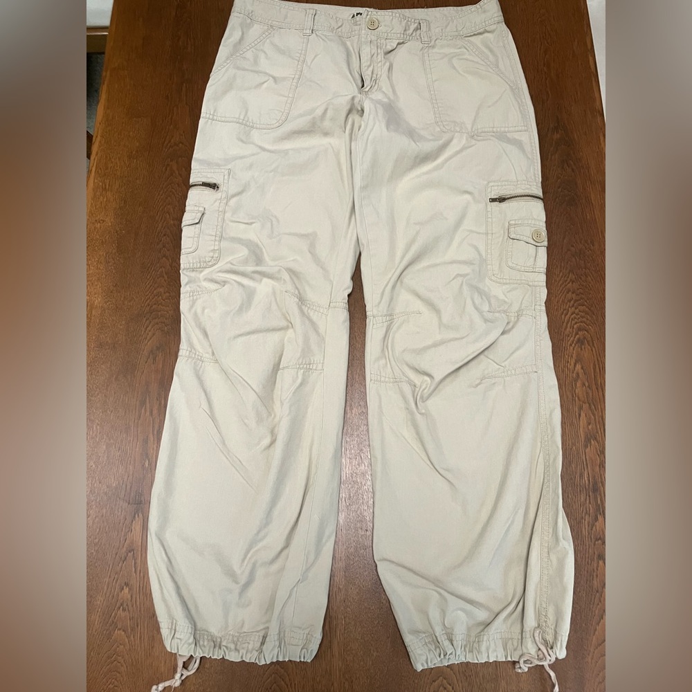 Aeropostale cropped pants drawstring hems. Womens 11/12. Tan. V soft. Ex cond.